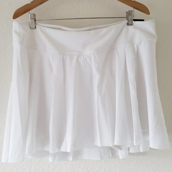 NWT - Nike Woman's Plus Size Golf or Tennis Skort White - Size 2X - Picture 1 of 6